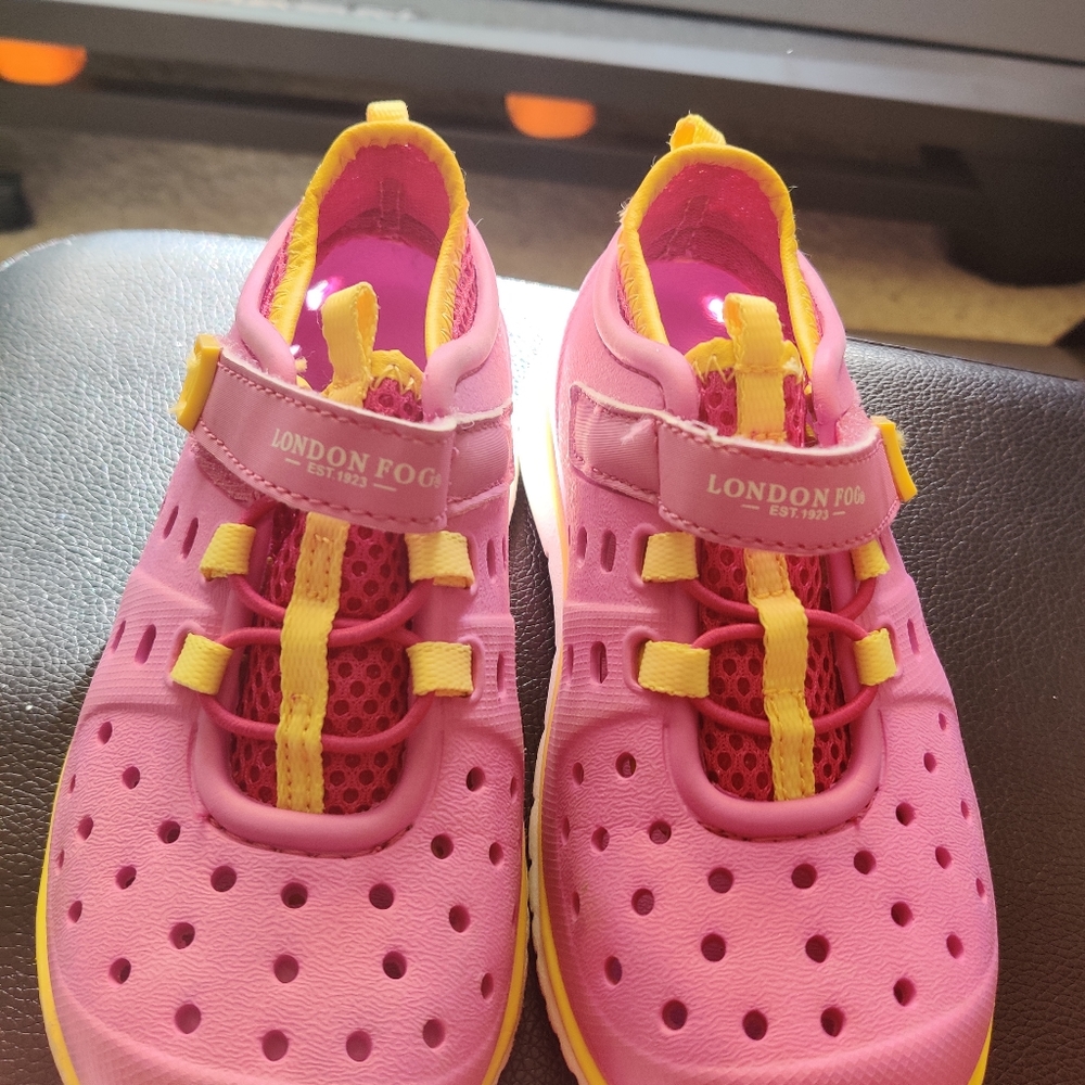 London Fog Water Shoe